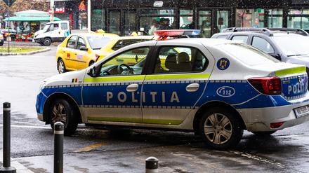 Polizeiauto vor dem Nordbahnhof Bukarest (Symbolbild)
