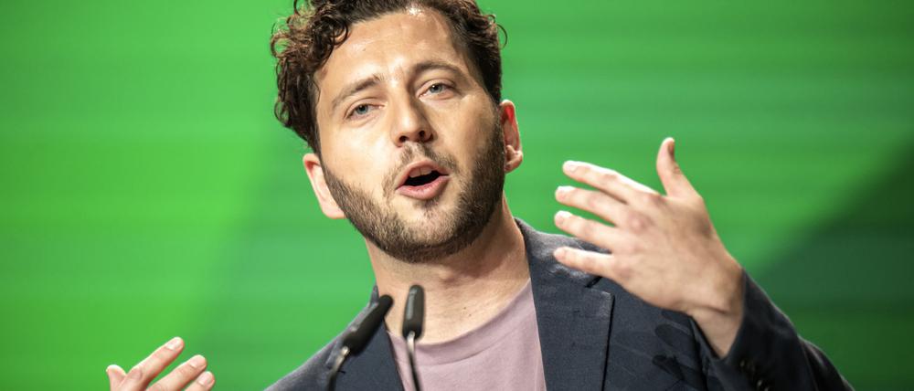 Grünen-Chef Banaszak will Merz kennenlernen. (Archivbild)