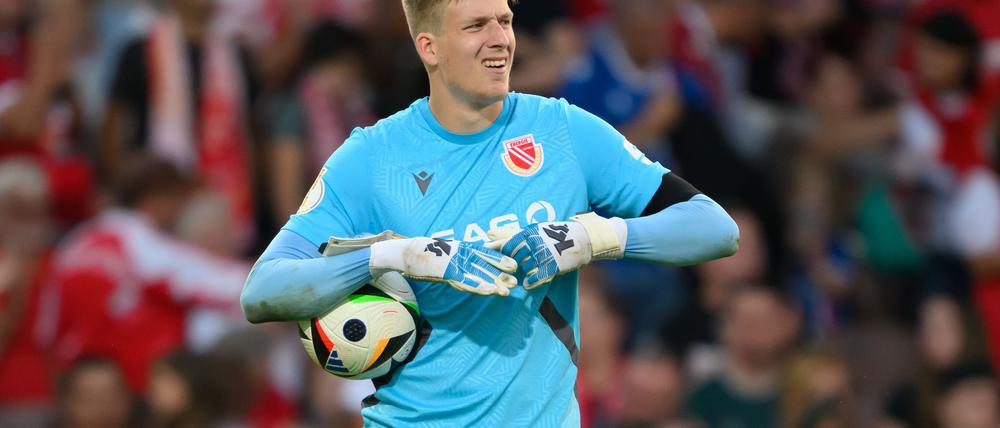 Energie-Schlussmann Elias Bethke rettete seinem Team den Sieg bei Waldhof Mannheim.