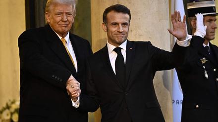Der Besuch in Frankreich ist Trumps erster Auslandstrip seit seinem Wahlsieg Anfang November. 