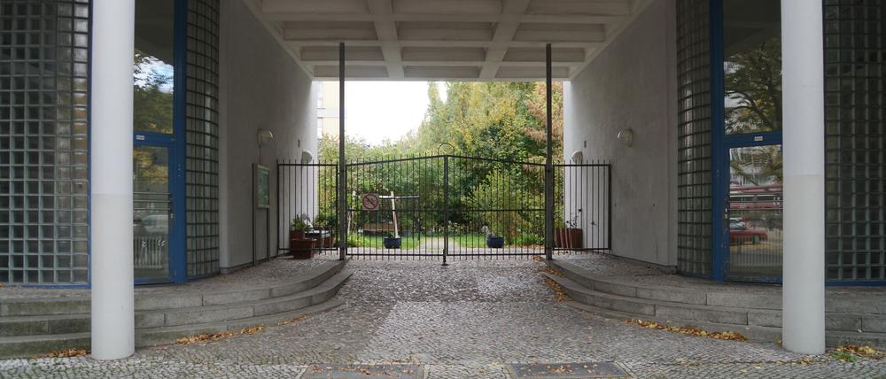 Am Olivaer Platz in Berlin-Wilmersdorf wird seit Jahren über einen verschlossenen Durchgang gestritten.