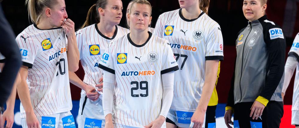 Die deutschen Handballerinnen haben bei der EM nur noch eine theoretische Chance auf das Halbfinale.