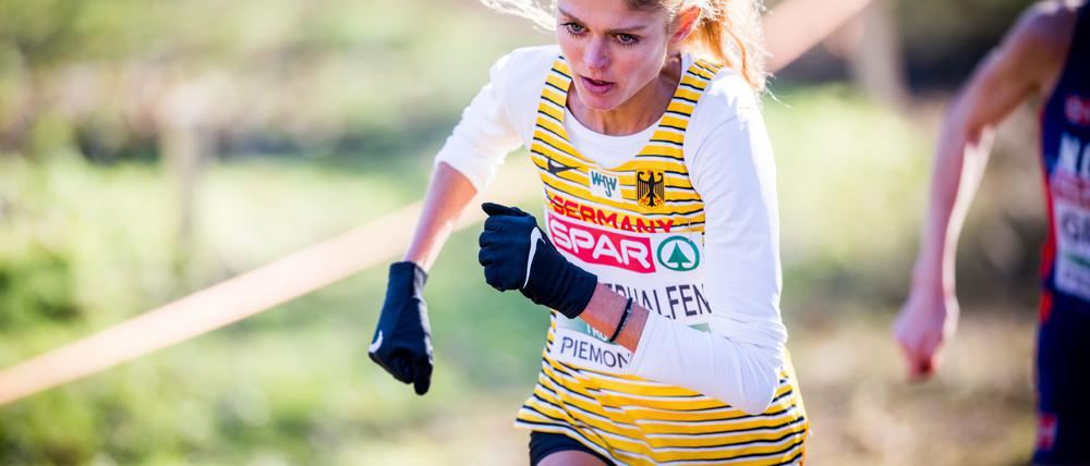 Konstanze Klosterhalfen gewann bei der Cross-EM in Antalya Silber.