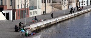 Das Angeln an der Alten Fahrt in Potsdam ist beliebt – auch in den Wintermonaten.
