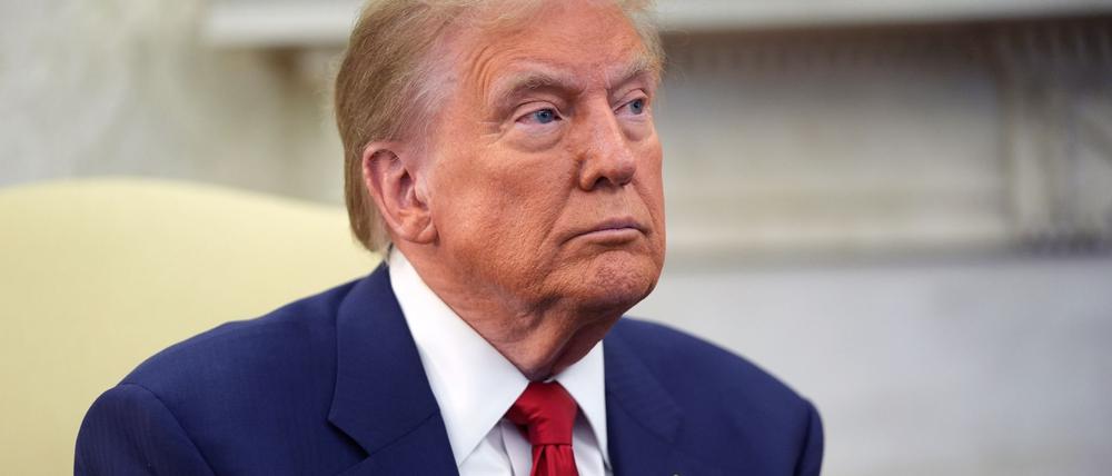 Trump reagiert ausweichend auf Nachfragen dazu, ob er Drohungen gegen politische Gegner nach seiner Amtseinführung wahr machen wird. (Archivbild)