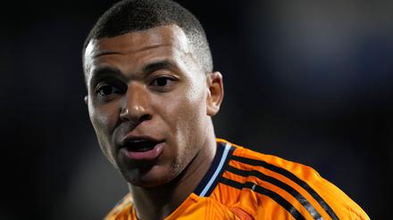 Kylian Mbappé hat sich in einem TV-Interview zu den Vergewaltigungsvorwürfen geäußert. 