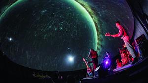Intergalaktische Klänge Bei den Konzerten im Zeiss-Großplanetarium