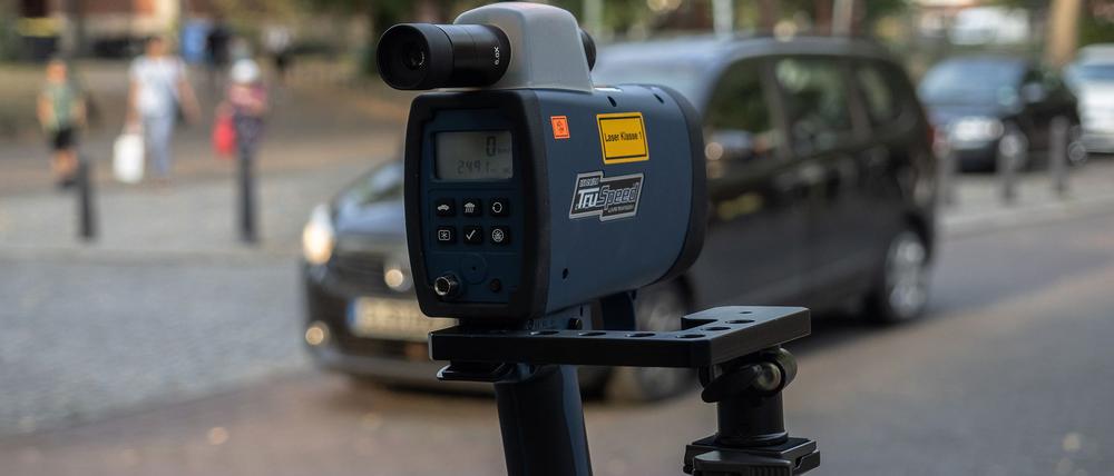 Die Polizei blitzte einen Autofahrer mit 92 Stundenkilometer in einer 30er-Zone.