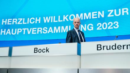 Der Chef des BASF-Aufsichtsrats, Kurt Bock, vor der Hauptversammlung im Jahr 2023.