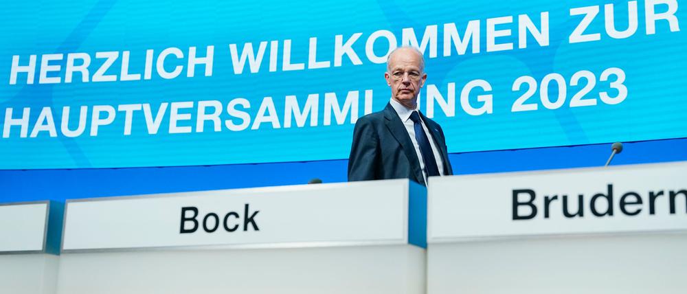 Der Chef des BASF-Aufsichtsrats, Kurt Bock, vor der Hauptversammlung im Jahr 2023.