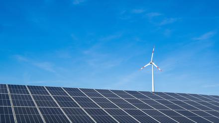 Laut einer Prognos-Studie braucht die Energiewende bis 2030 rund 350.000 zusätzliche Fachkräfte.