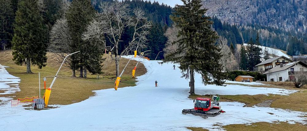 Für Wintersporttreibende steht die schönste Zeit des Jahres bevor. Doch die Preise für Skipässe sind gestiegen. 
