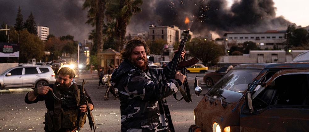 In Syrien mischt sich feierliche Stimmung mit Sorge vor neuer Gewalt im Land.