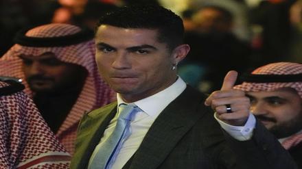 Saudi-Arabien zahlt ihn. Cristiano Ronaldo.