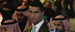 Saudi-Arabien zahlt ihn. Cristiano Ronaldo.