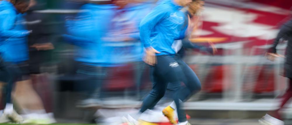 Das Personal stellt sich fast von allein auf aufgrund vieler Ausfälle.