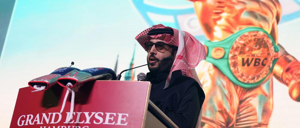 Box-Investor Turki Al-Sheikh hat Showkämpfe kritisiert.
