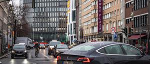 Berlin Schöneberg Blick über die Nürnberger Straße Richtung Budapester Straße mit dem Neubau THE WESTLIGHT , Hotel Crowne Plaza Berlin Schöneberg