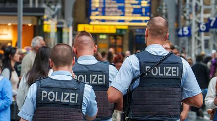 Im August soll ein 54 Jahre alter Mann einen 27-Jährigen mitten im Hauptbahnhof getötet haben. (Archivbild)