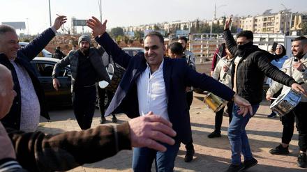 Menschen in Aleppo feiern ihre neue Freiheit.