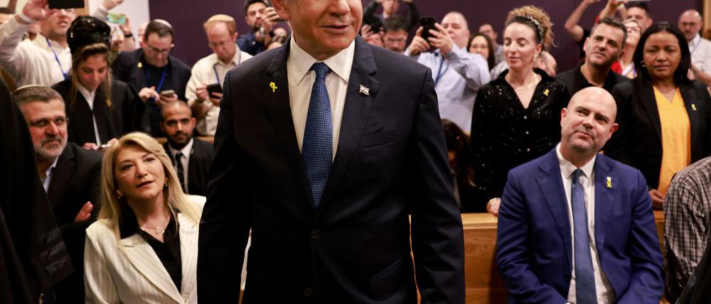 Der israelische Regierungschef Benjamin Netanjahu vor Gericht. 