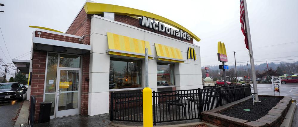 Ein Kunde hatte den Verdächtigen in einem McDonald's-Restaurant von Fahndungsfotos erkannt.