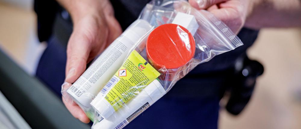 Baldiges Ende der Flüssigkeitsbegrenzung im Handgepäck? (Archivbild)