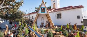 Krippe im Zentrum von Câmara de Lobos, mit dem Jesuskind in einem traditionellen Santana-Haus statt im Stall.