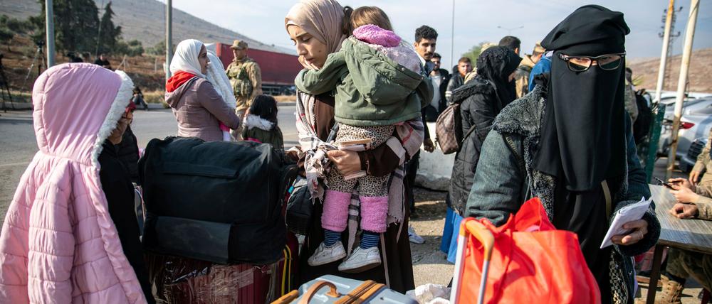Einige Flüchtlinge kehren aus der Türkei in ihr Heimatland Syrien zurück. Andere warten wegen der noch instabilen Lage lieber ab.