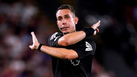 David Coote hatte Jürgen Klopp beleidigt, nun zieht die Schiedsrichter-Behörde Konsequenzen.
