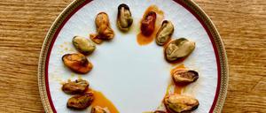 Im Dezember 2024 testete Thomas Platt mit der Feinkosttest-Jury Miesmuscheln aus der Dose. 