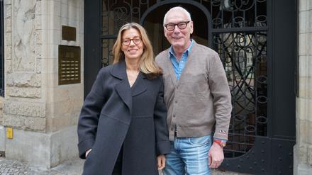 Claudia Saam und Wolf-Rüdiger Baumann haben die Geschichte ihres Wohnhauses an der Mommsenstraße 6 in Berlin-Charlottenburg erforscht.