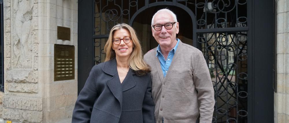 Claudia Saam und Wolf-Rüdiger Baumann haben die Geschichte ihres Wohnhauses an der Mommsenstraße 6 in Berlin-Charlottenburg erforscht.