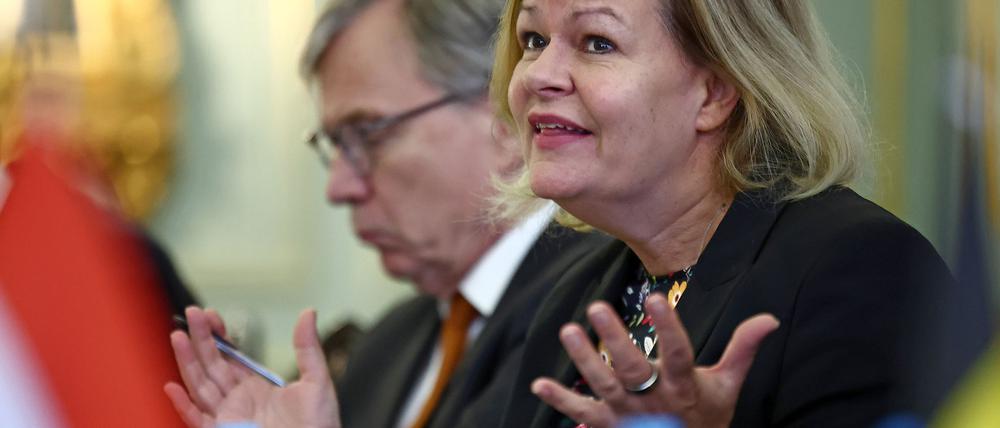  Ob und wann eine Rückkehr von Syrern sicher ist, wird sich aus Sicht von Bundesinnenministerin Nancy Faeser erst noch zeigen. 