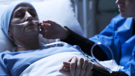 Zuwendung, Empathie und Zeit sind wichtigste Bestandteile der Palliativpflege.
