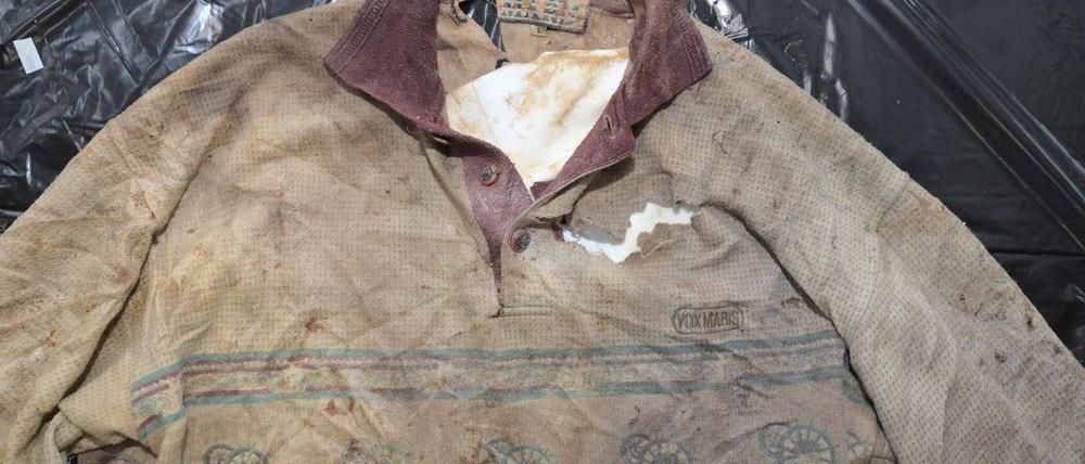 Die Landespolizeidirektion Wien zeigt Kleidung, die im Zusammenhang mit dem Leichenfund steht.