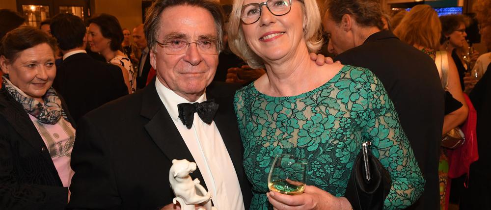 Die Witwe des verstorbenen Schauspielers Elmar Wepper findet nicht, dass die Zeit alle Wunden heile.