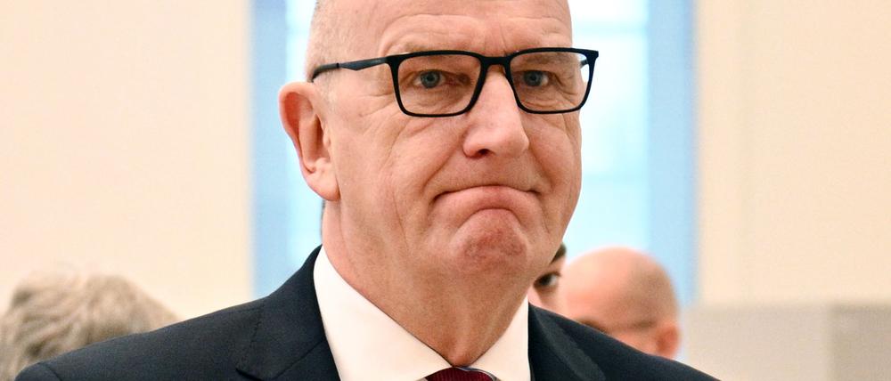 Der SPD-Politiker Woidke muss bei der Wahl des Ministerpräsidenten im Landtag in Potsdam in einen zweiten Wahlgang.