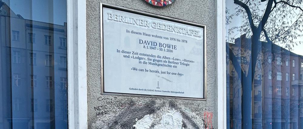 fehlende David-Bowie-Büste an seinem einstigen Schöneberger Wohnhaus