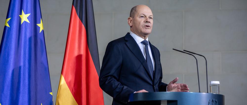 Bundeskanzler Olaf Scholz (SPD) hat bei der Bundestagspräsidentin den Antrag auf die Vertrauensfrage im Bundestag gestellt.