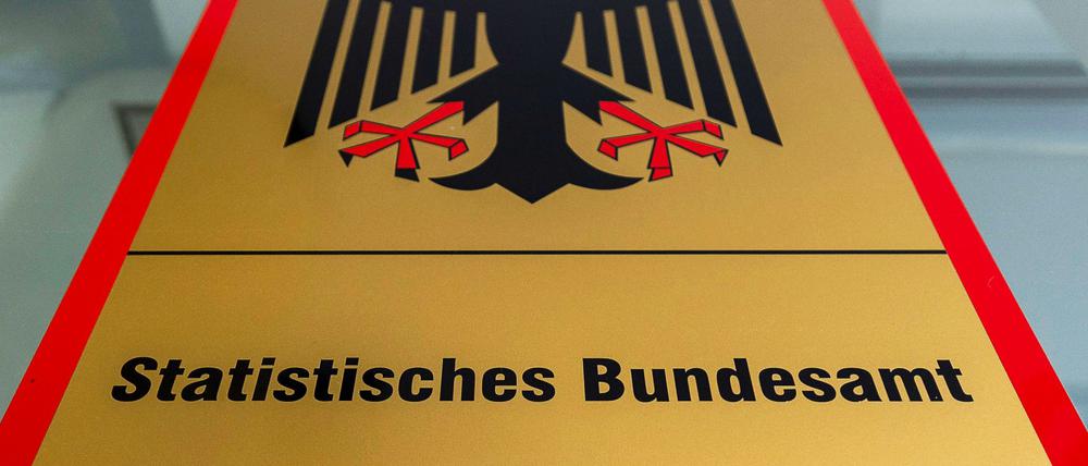 Menschen mit Einwanderungsgeschichte sind laut Zahlen des Statistischen Bundesamtes im öffentlichen Dienst in Deutschland unterrepräsentiert. (Archivbild)