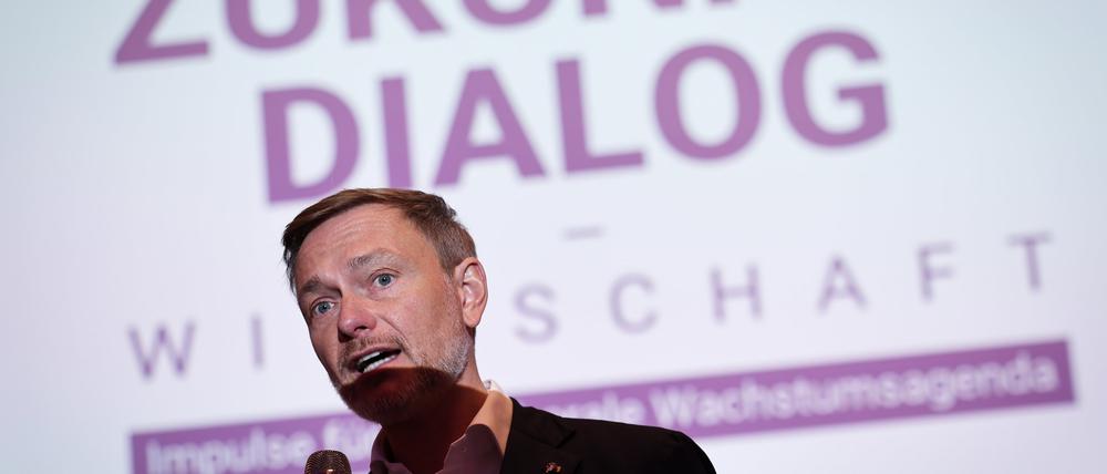 Christian Lindner, Parteivorsitzender der FDP, spricht beim Wirtschafts-Lunch der Friedrich-Naumann-Stiftung für die Freiheit im Hotel Atlantic.