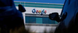FILE PHOTO: The logo of Google LLC is shown on a building in San Diego, California, U.S., October 9, 2024. REUTERS/Mike Blake/File Photo