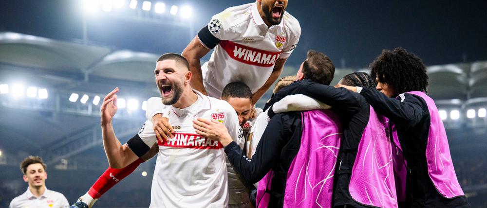 Stuttgarter Jubel: Josha Vagnoman (oben) traf zum zwischenzeitlichen 3:1.