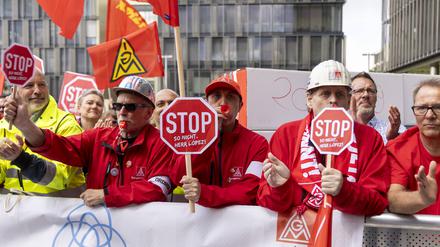 Demo der IG Metall von ThyssenKrupp-Stahlarbeitern in Essen (Archivbild).