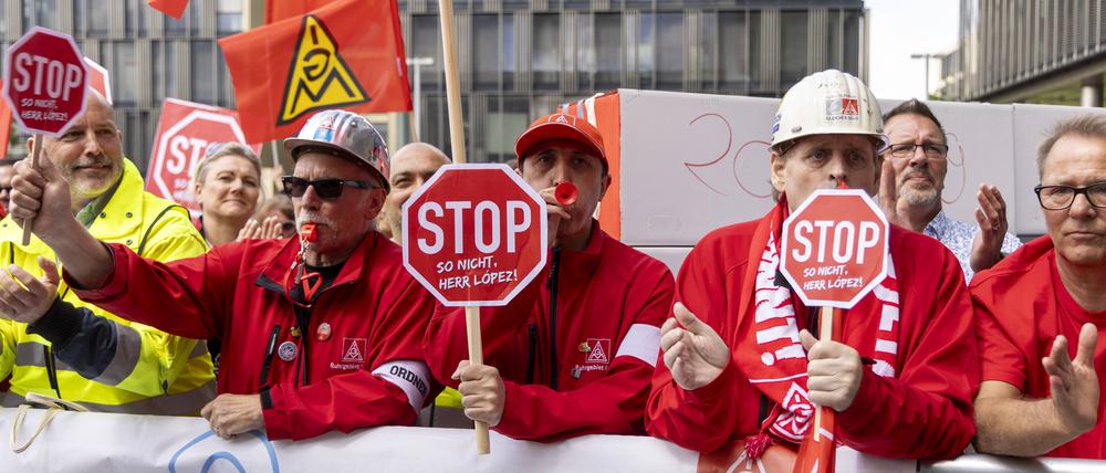 Demo der IG Metall von ThyssenKrupp-Stahlarbeitern in Essen (Archivbild).