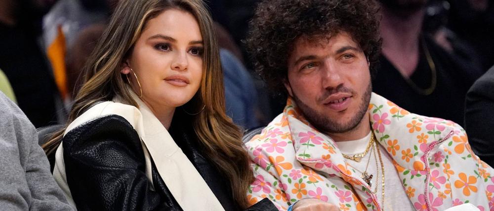 Sie könnten sich verlobt haben: Selena Gomez und Benny Blanco. (Archivbild)