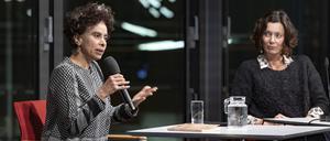 Adania Shibli und Eva Menasse in der Akademie der Künste Berlin.