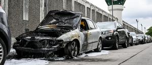 Vor Berliner Gefängnissen wurden mehrfach Autos angezündet. (Archivbild)