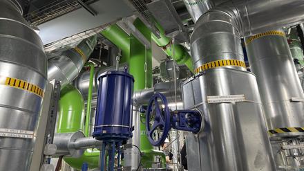 Glänzt noch wie neu: Die neue Großwärmepumpe in der Kältezentrale am Potsdamer Platz.